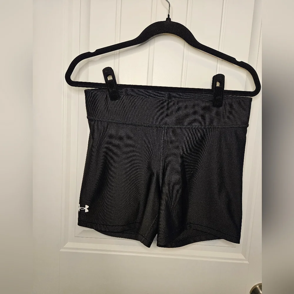 Under Armour Team Volleyball Shortie in Black - Size L - Picture 2 of 8